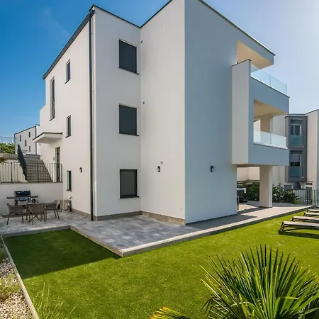 Manuela Apartman Njivice