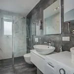 Manuela Apartman *